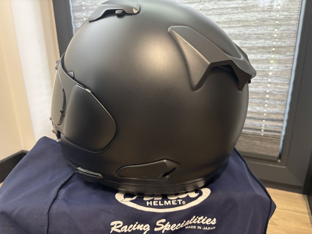 Kask ARAI QV rozm.M + intercom+szyby