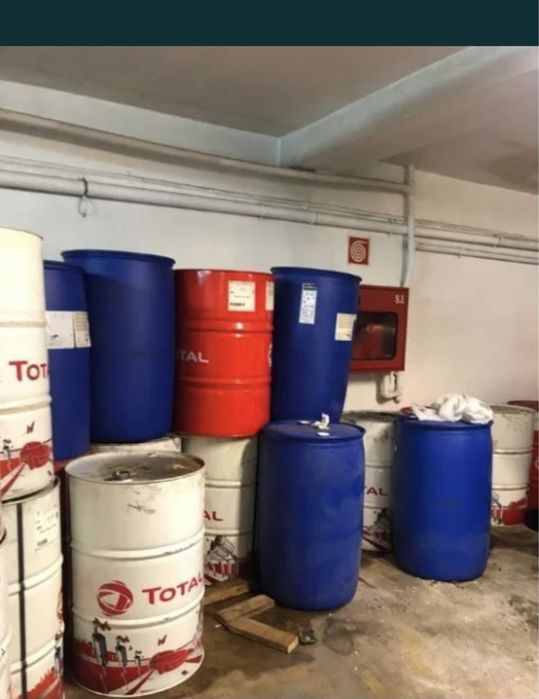 Bidoes 200 litros em plastico ou chapa