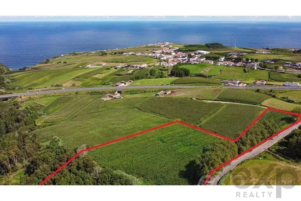 Terreno com 19280m2, vista mar e montanha