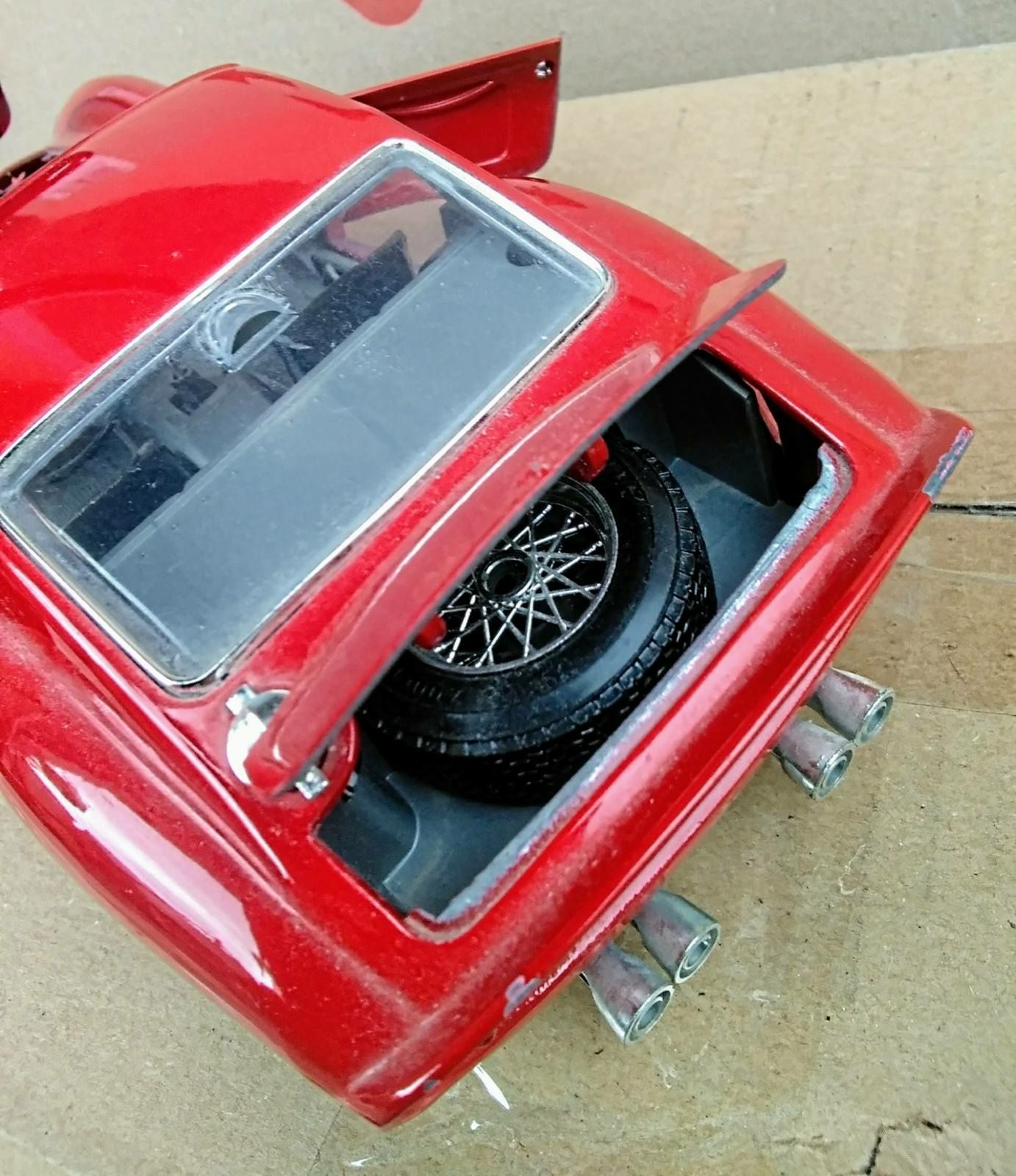 Коллекционная модель авто Ferrari GTO  (1962) 1/18