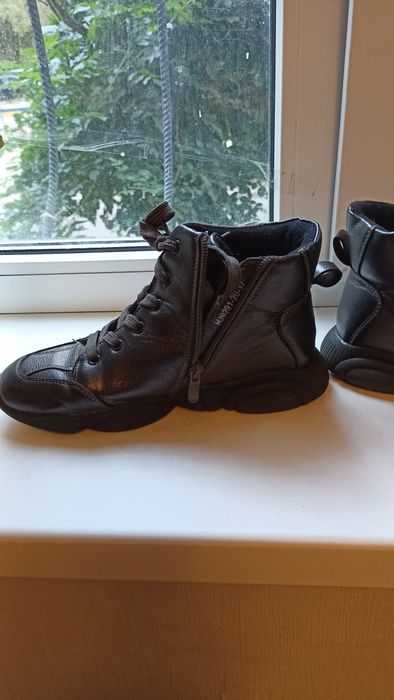 Ботинки, чоботи, боти