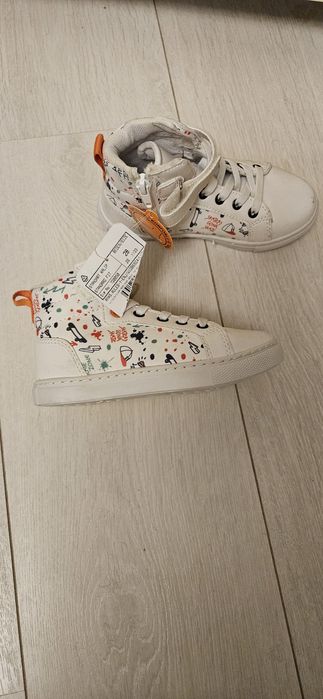 Кросівки, хайтопи для дівчинки