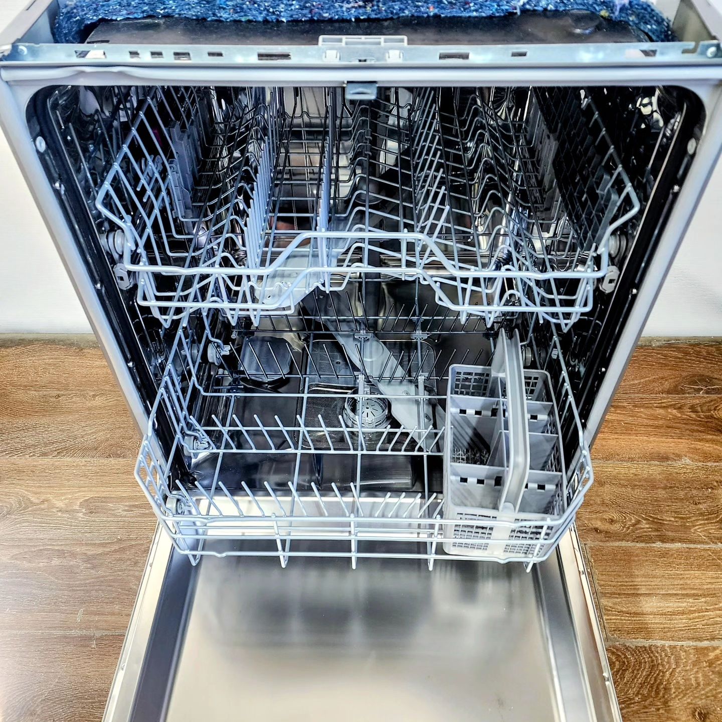 Посудомийна машина BLOMBERG 2021 року випуску / Гарантія / Посудомойка