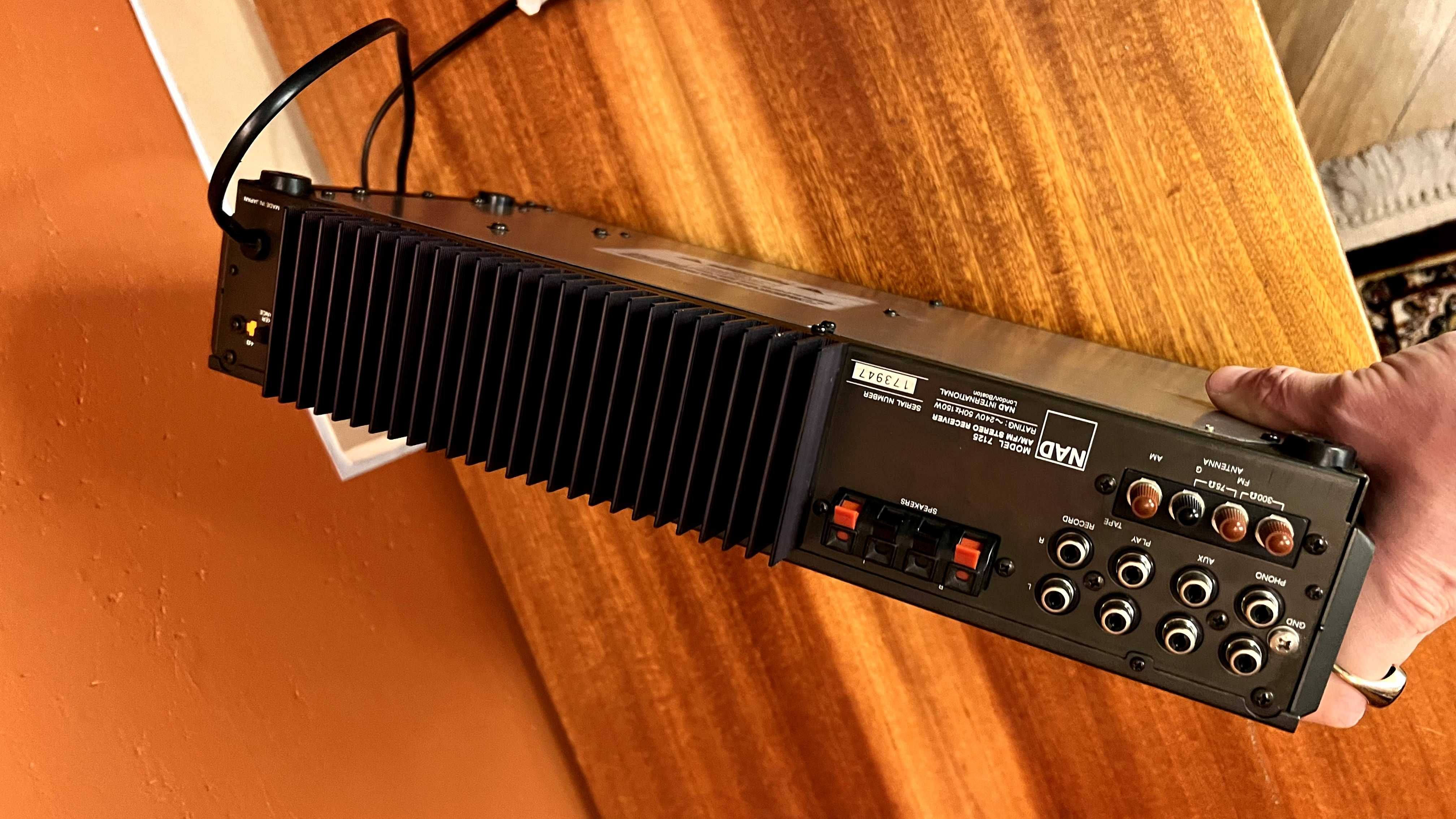 NAD 7125 amplituner stereo