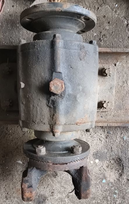 Авто запчастини.