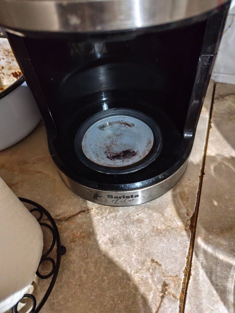 Automatyczny ekspres do kawy z młynkiem Barista