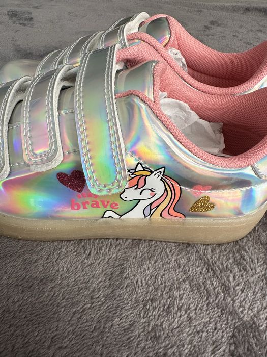 Кросівки H&M з підсвіткою для дівчинки. Єдиноріг. Розмір 31