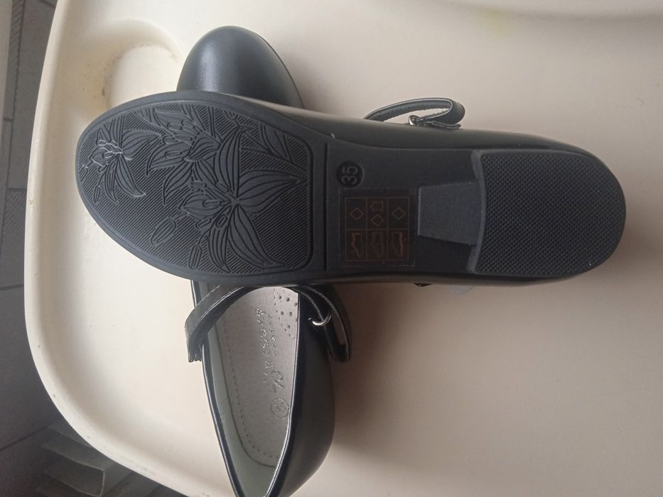 Туфельки на девочку 35 размер