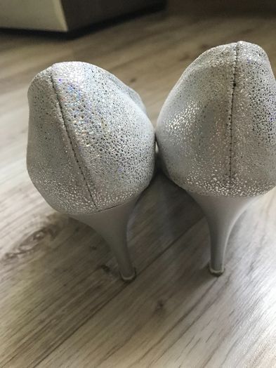 Buty ślubne srebrne