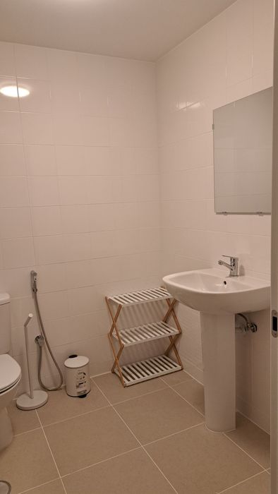 Alugo quartos a estudantes na Urbanização Quinta da Pinheira