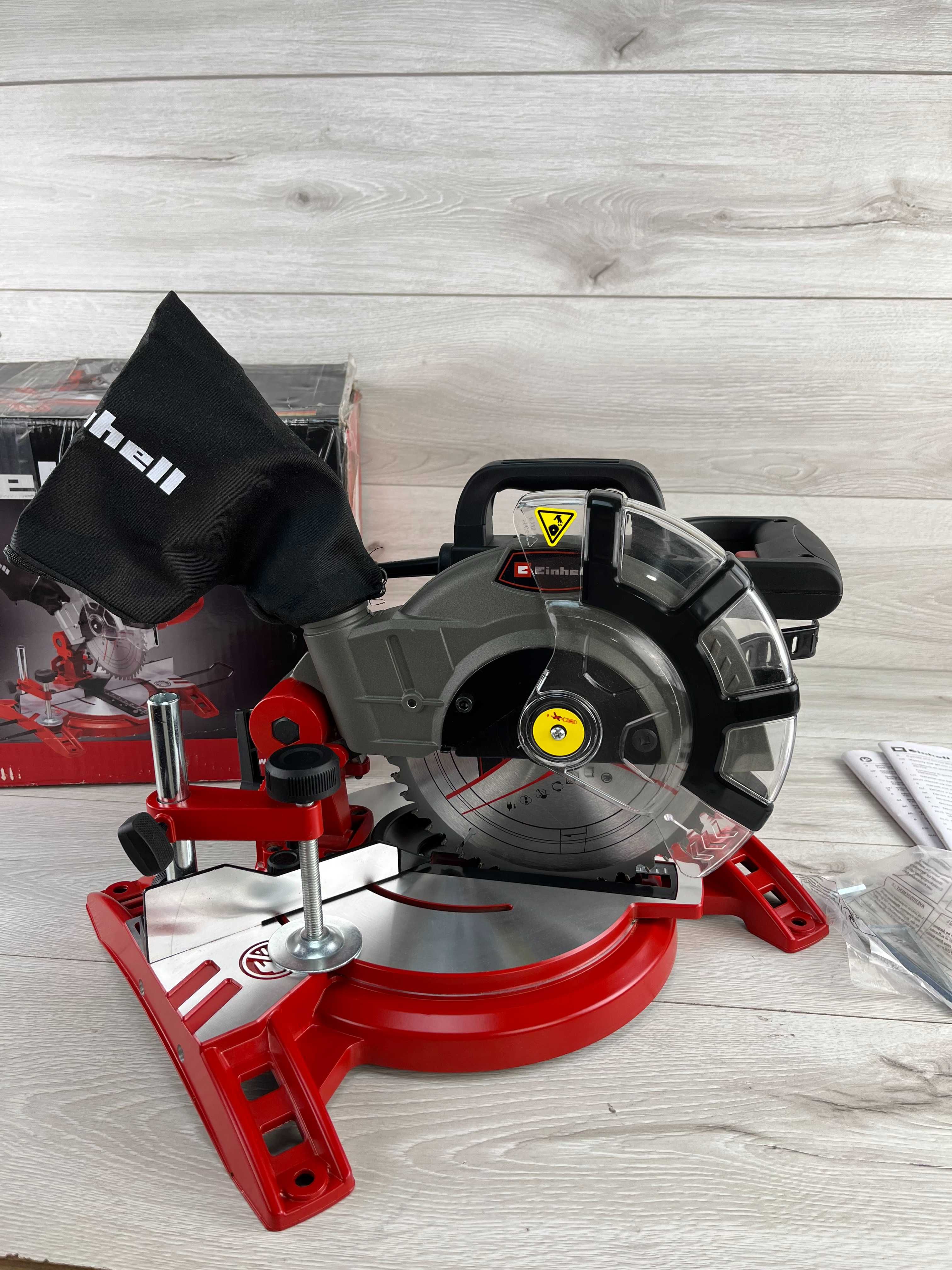 Пила торцювальна Einhell TC-MS 2112