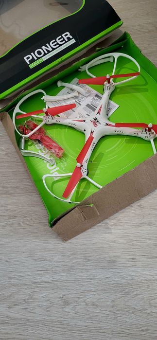 Квадрокоптер Pioneer Syma X5HC игрушка