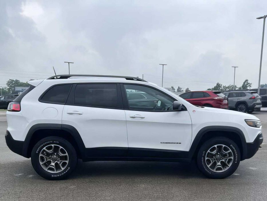 Jeep Cherokee      2021