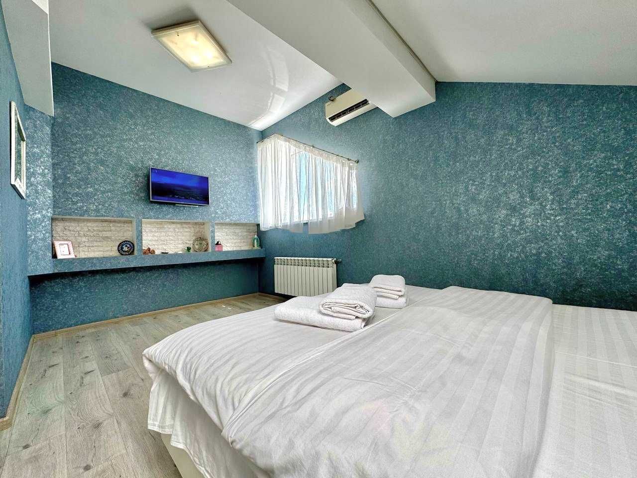 ApartPoltava подобово МАНСАРДА з виходом на дах, СВІТЛО ЗАВЖДИ, центр