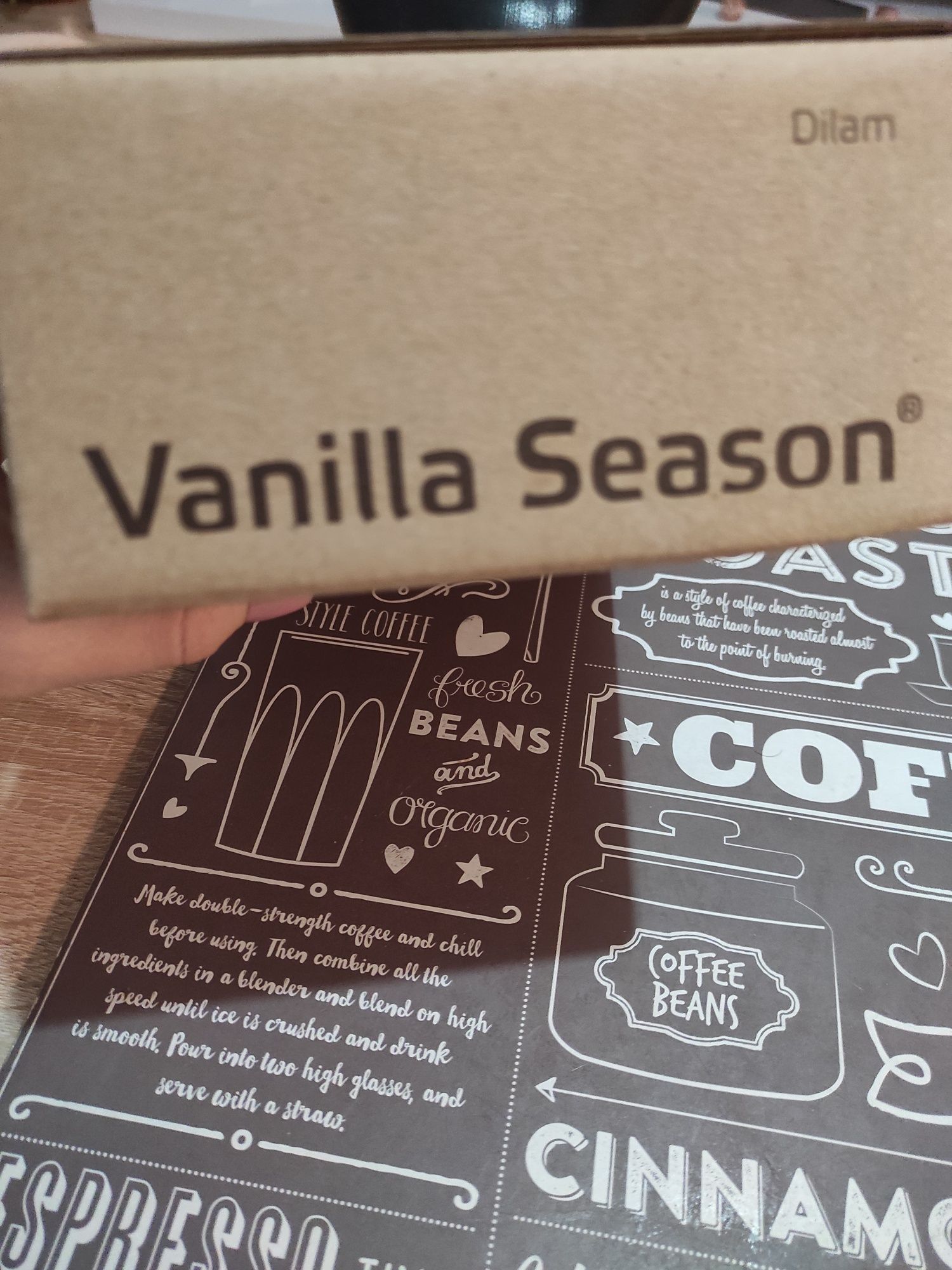 Zestaw 6 kolorowych kieliszków Vanilla Season DILAM