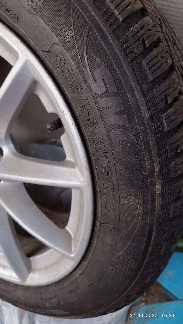 Титани на зимовий покришках 205/55R16