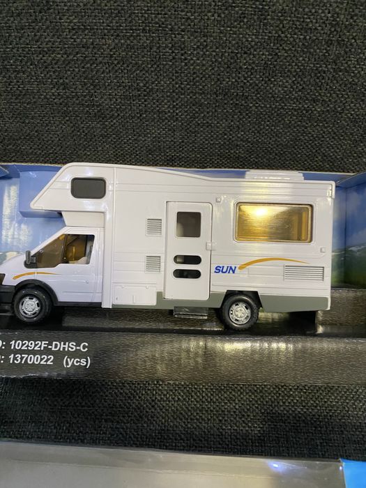 Игрушечный дом на колесах Teamsters Motorhome 1*48