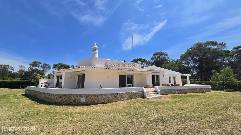 Moradia T4 - Lote de terreno 2680 m2 - Térrea - Penina - Alvor - Algar