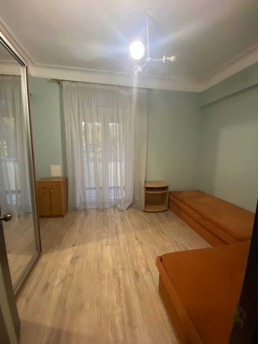 Продам 2-х кімнатну квартиру, Поділ