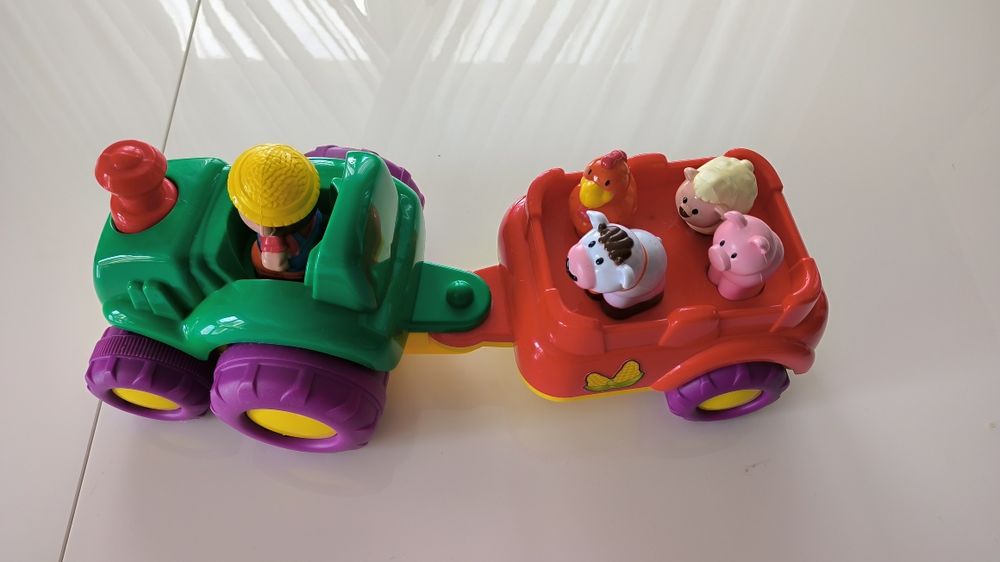 Traktor ze zwierzętami Smyk