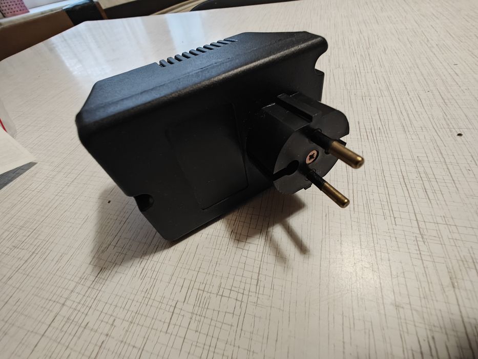 Влаштування захисту електроприладів від коливань напруги мережі 220 В