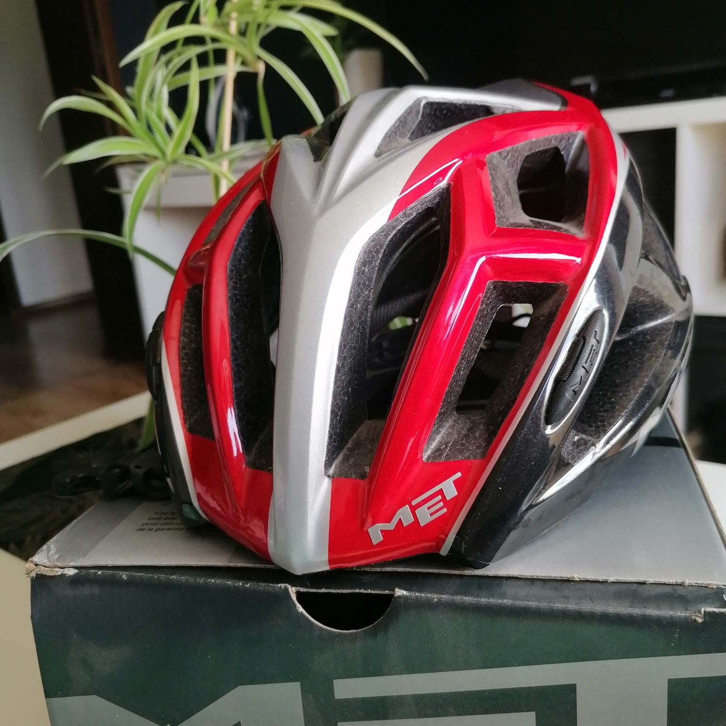 Kask MET ZEFIRO UNI. 54/61 cm