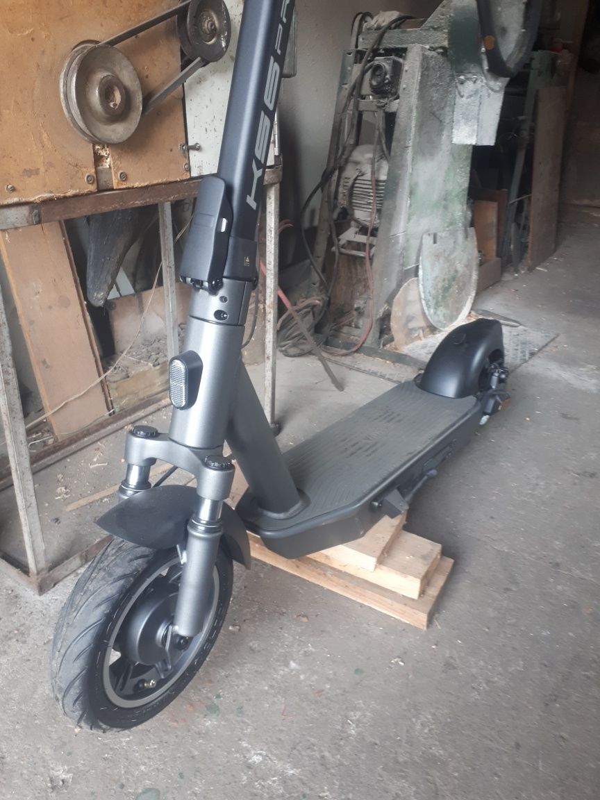 Продам электро самокат