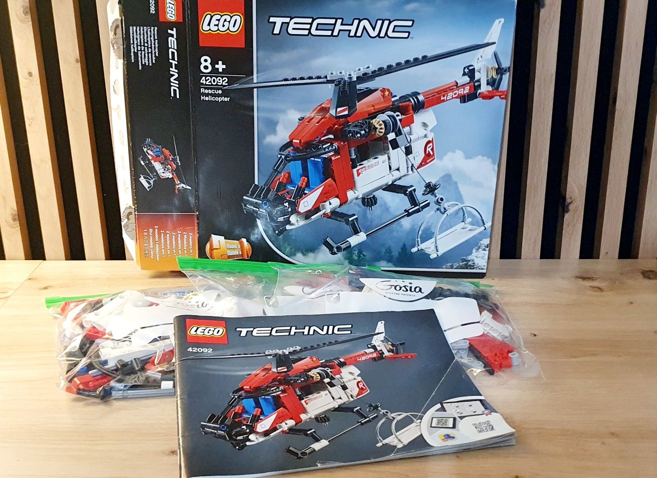 lego technic 42092 samolot helikopter ratunkowy