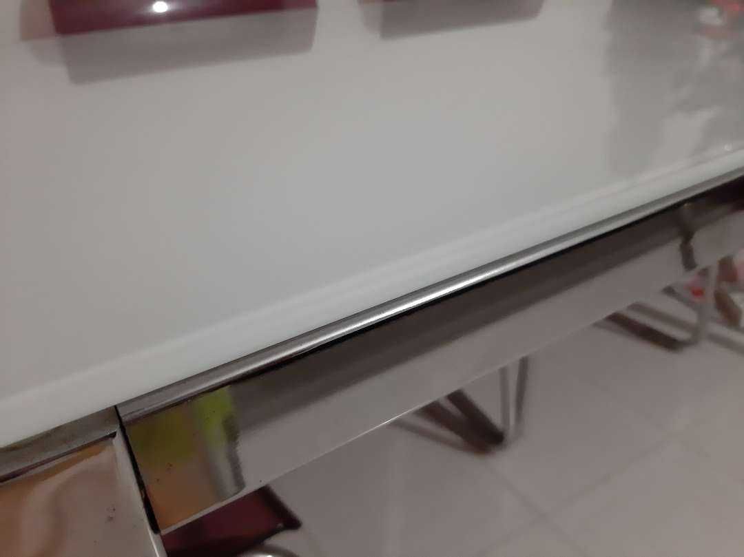 Mesa Torsby e 5 cadeiras Tobias (IKEA)