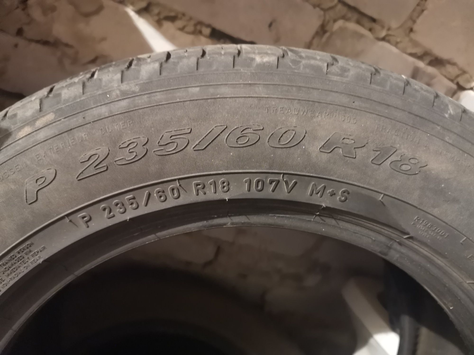 Продам две автошины Pirelli Scorpion Verde All Season