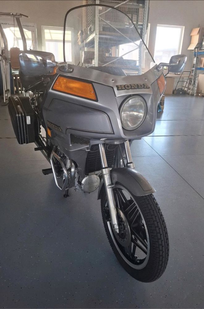 Honda GL500, Silber-Wing зарезервований.