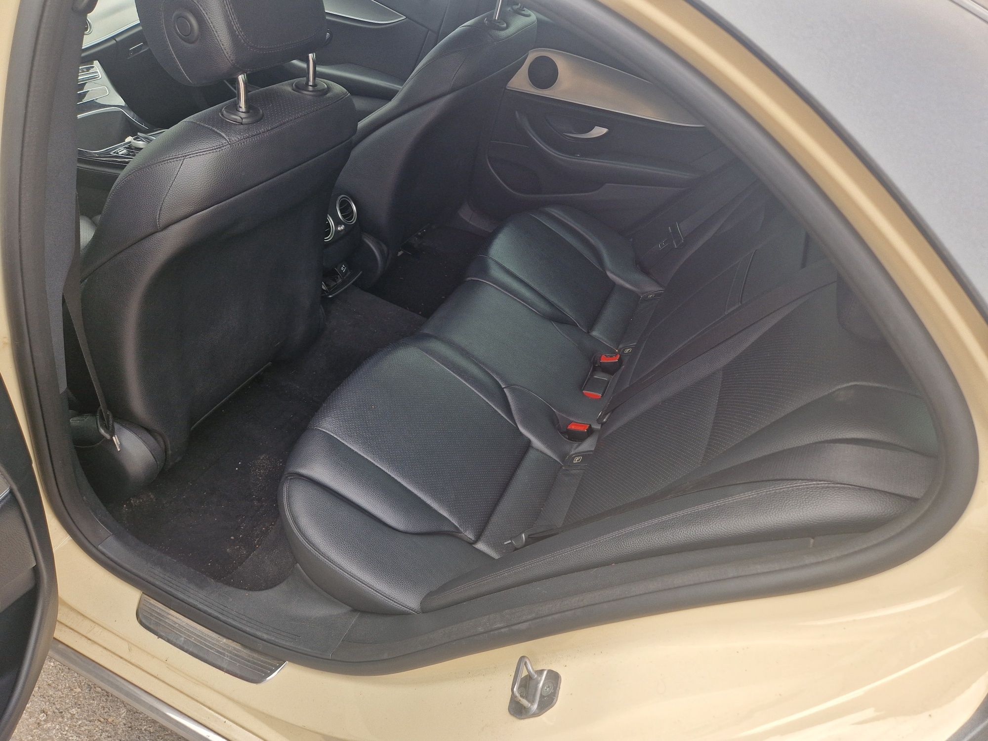 Mercedes E-klasa 220 d na części