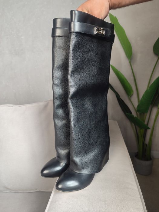 Чоботи Givenchi оригінал нові 22000 грн