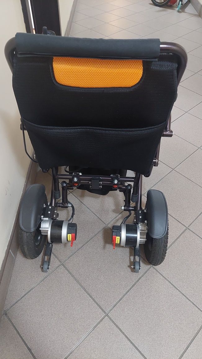 Wózek inwalidzki elektryczny Easy Go Vitea Care