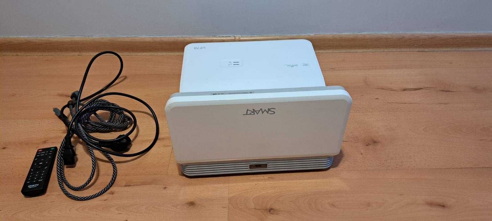 Projektor ultrakrótkoogniskowy SMART UF70 3000 ANSI HDMI - obraz 130"