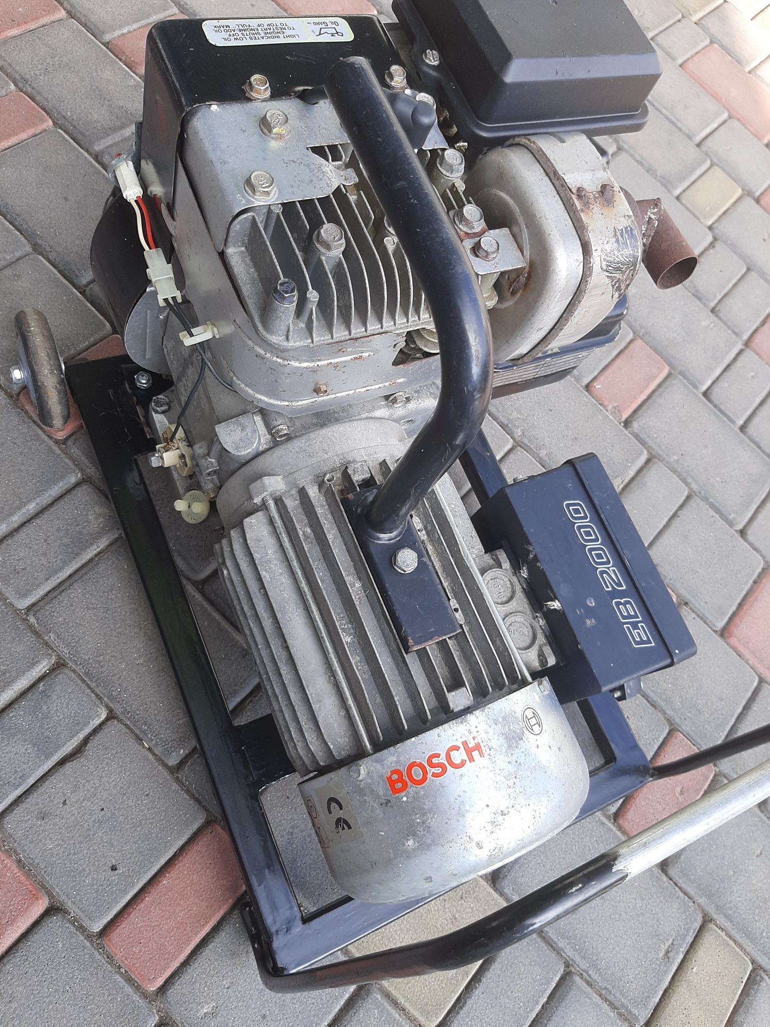 Продам генератор 2кв   Bosch EB 2000