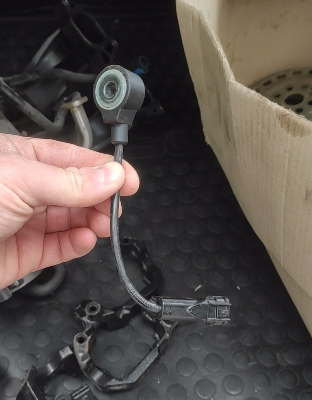 Датчик детонації Subaru forester SG 2.5(FB25)