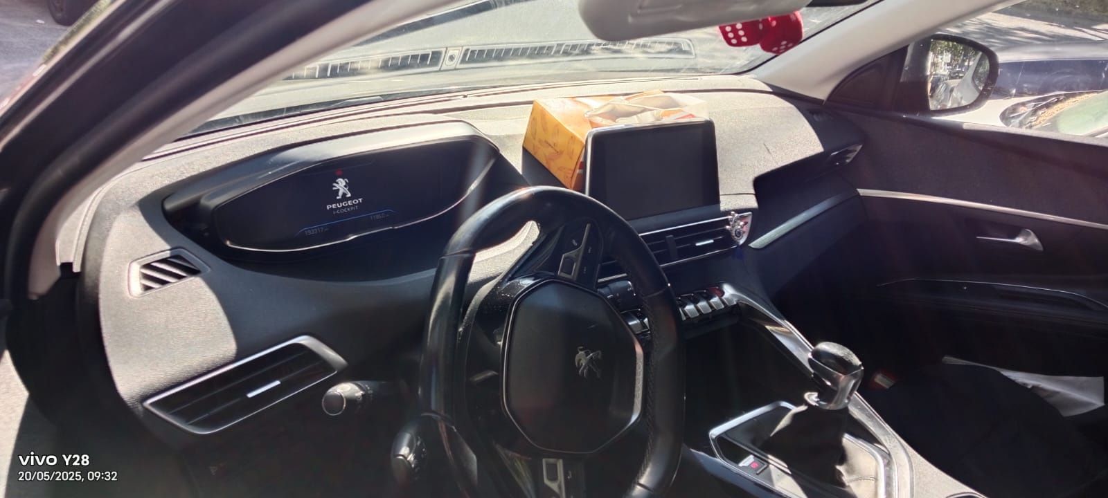 Carro Peugeot 5008