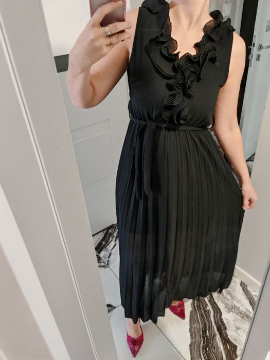 Sukienka czarna długa maxi plisowana z paskiem falbanki chrzciny wesel
