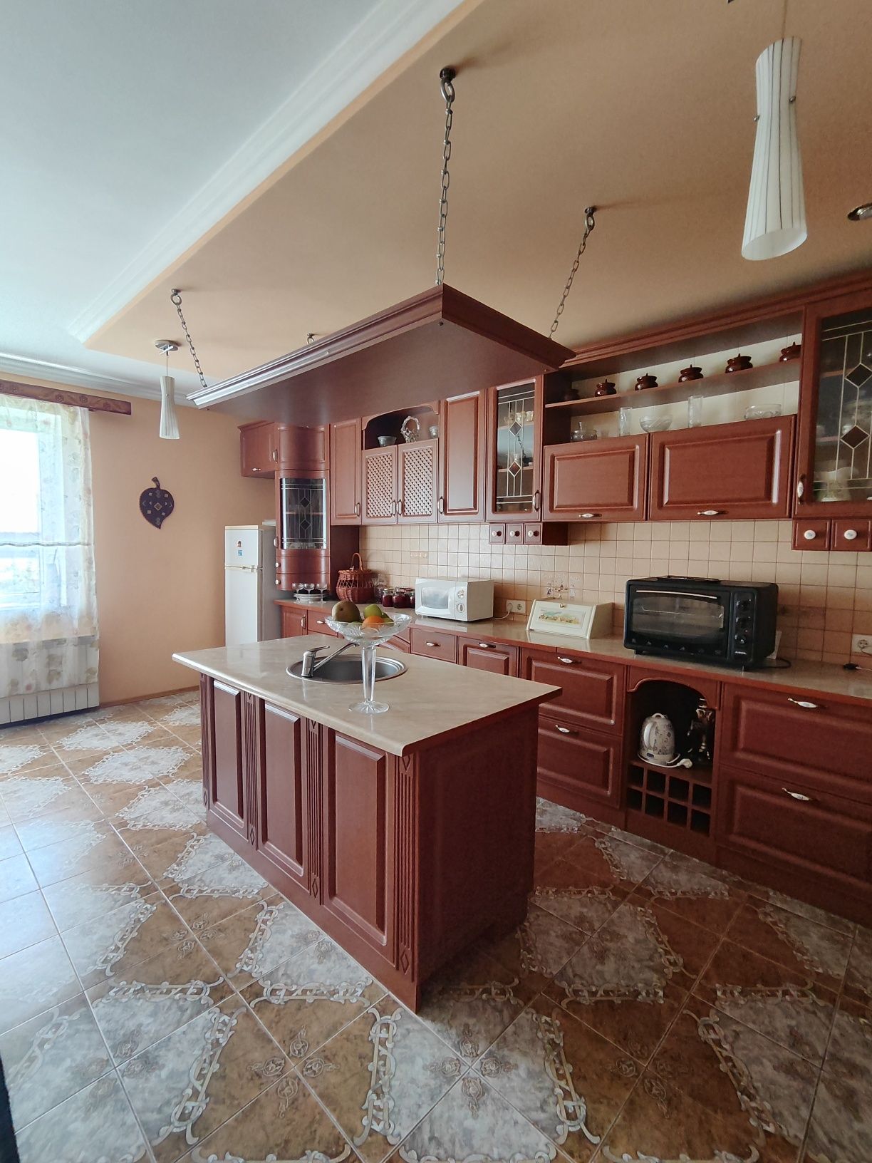 = Продам будинок в місті