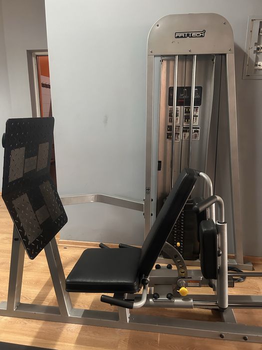 Leg press/Hack squat maquina de ginásio Impecável