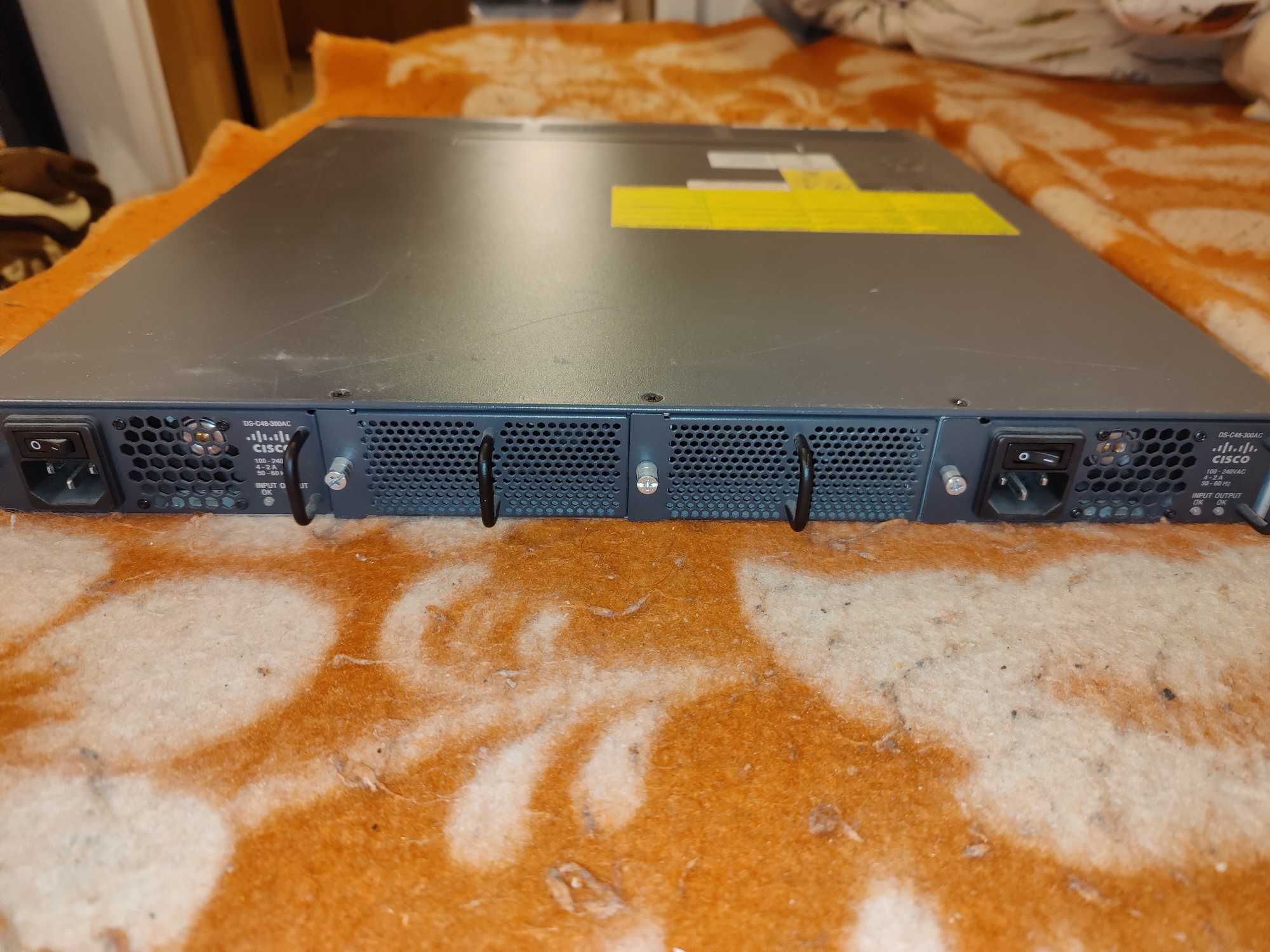 Switch CISCO DS-C9148-16P-K9 48x8Gbit