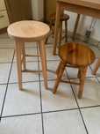 Taboret drewniany okrągły