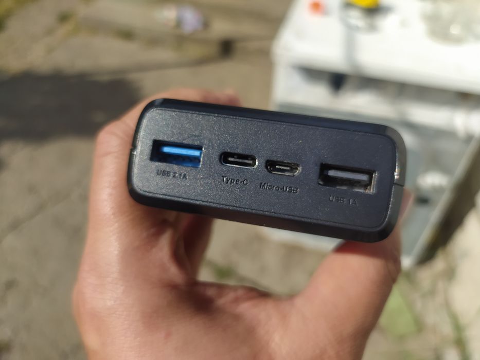 Power Bank SBS 20000mAh 2.1 A новий з Італії.повер банк