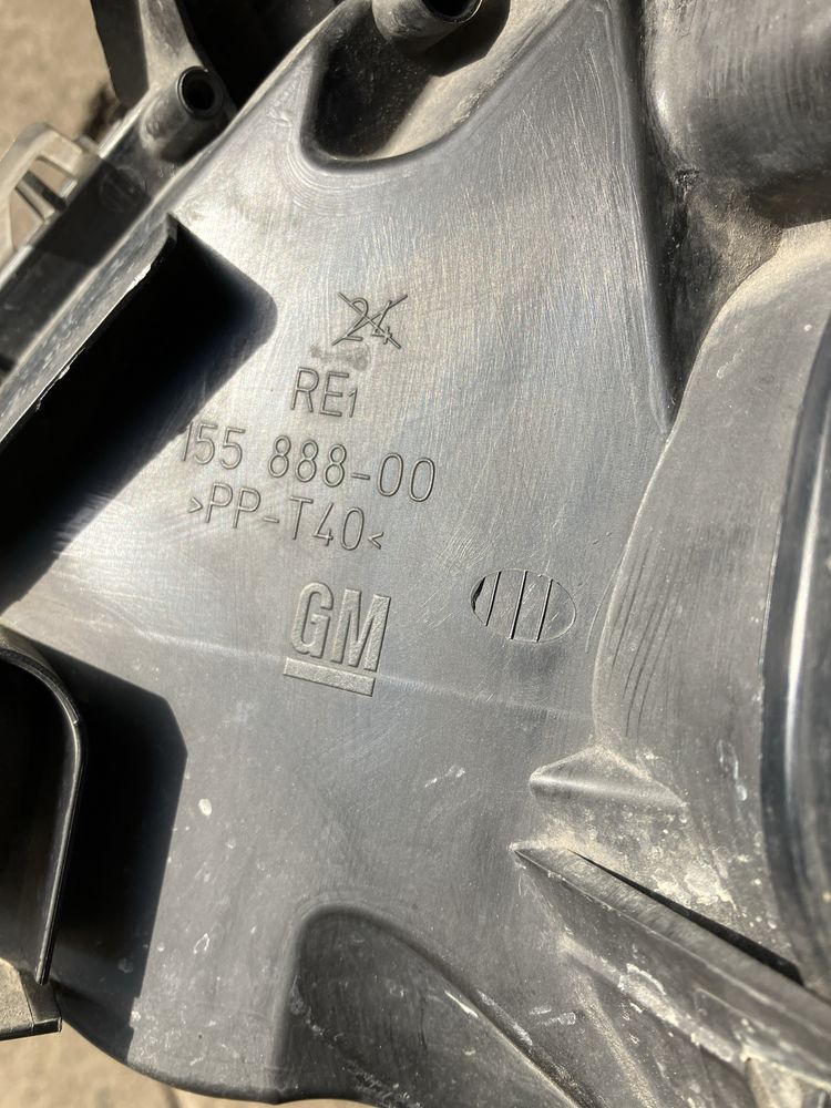 Opel Vectra C - lampa przód prawa