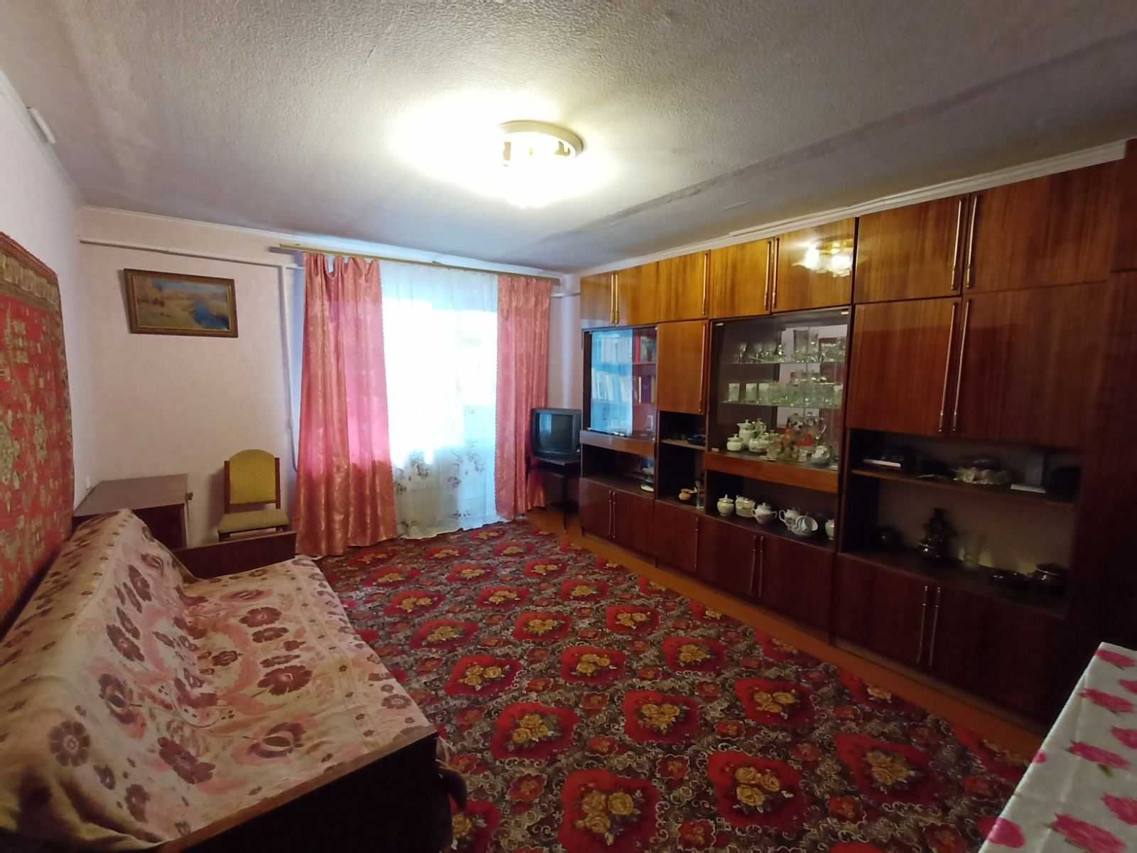 Продам 3-кімнатну квартиру в м.Ізюм Харківська обл.