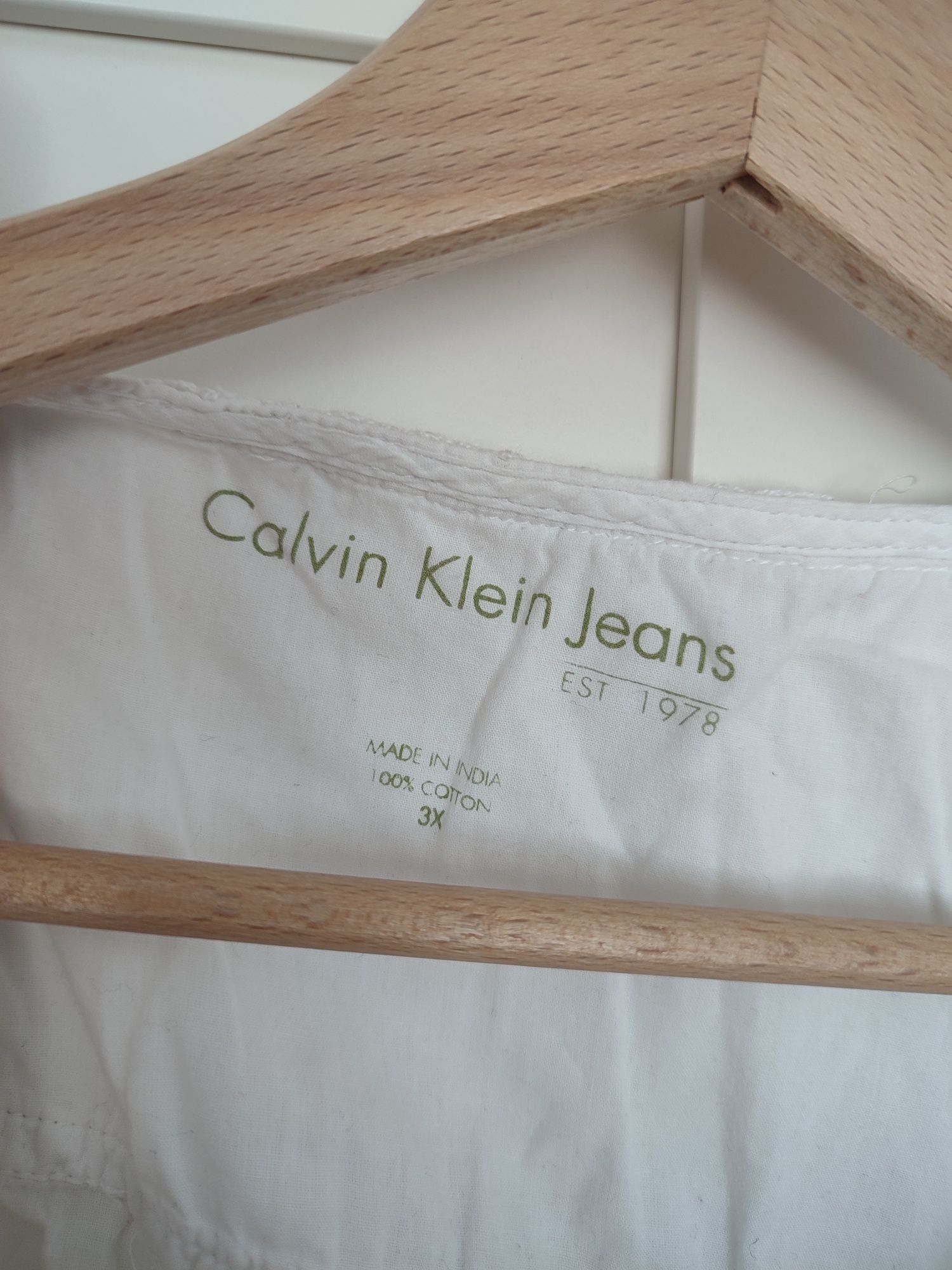 Calvin Klein Jeans lekka bluzka 3X haftowane kwiaty