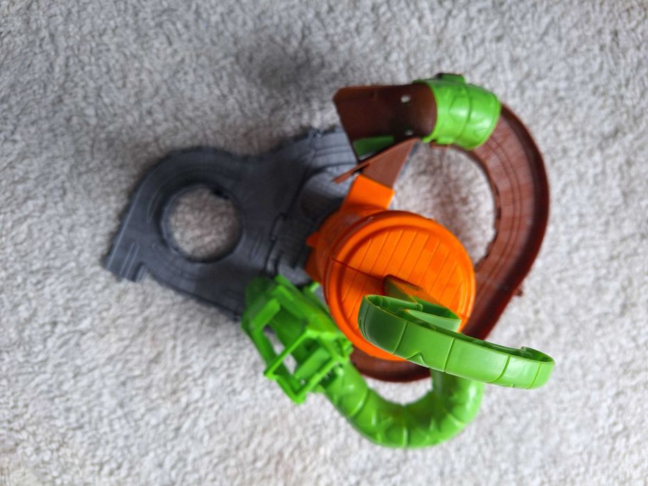 wyrzutnia autek z torem- wąż- Mattel