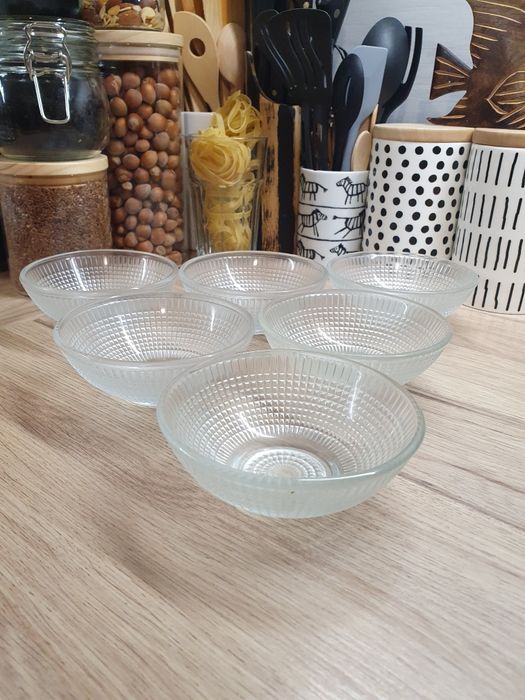 Miseczki szklane 6 sztuk PRL miski salaterki lata 70