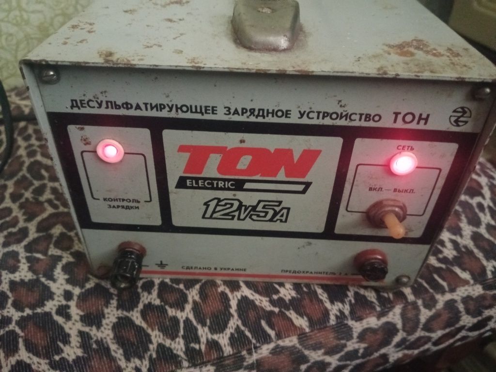 Зарядний пристрій ТON